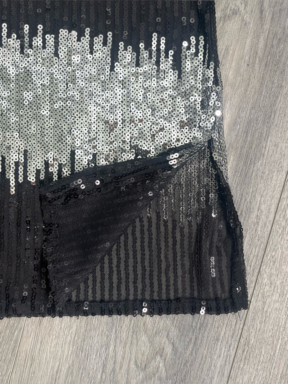 INC International Concepts Black Silver Sequin V-Neck Top Large - Picture 7 of 10